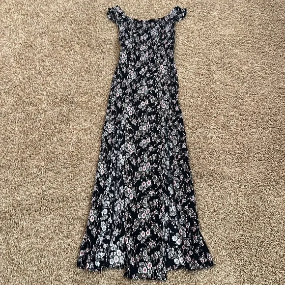 Off shoulder dress - Picture 3 of 8